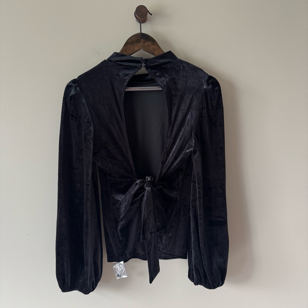 VICI On Another Level Velvet Tie Back / Open Back Top Black Size Medium